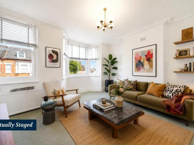 Flat for sale in West Hampstead, Greater London
