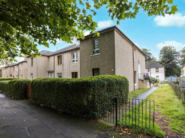 Flat for sale in West Drumoyne, Glasgow