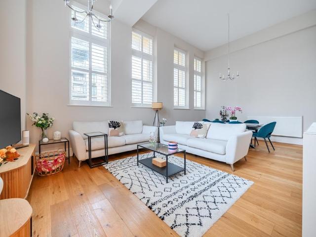 Flat for sale in Redcliffe, Feckenham
