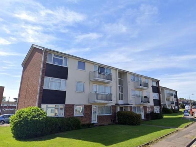 Flat for sale in Borehamwood, Hertsmere