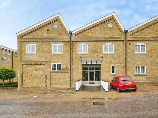 Flat for sale in River, Ash