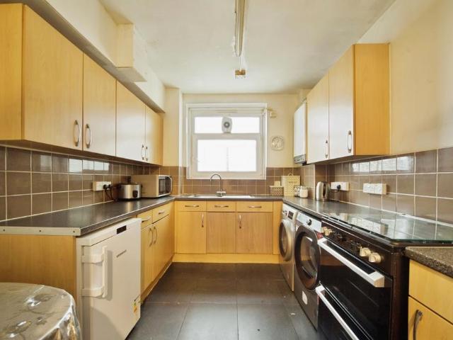Flat for sale in Bromley-by-Bow, Poplar Grove
