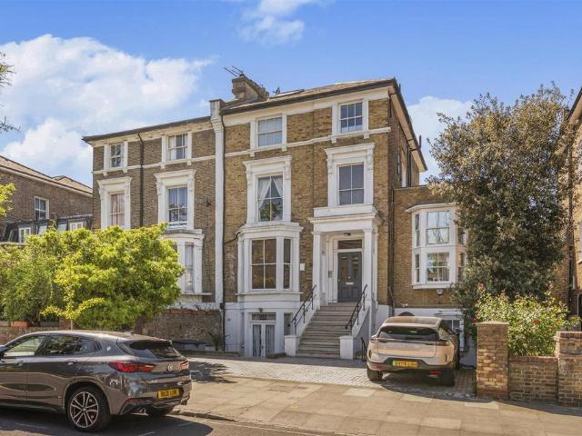 Flat for sale in Gospel Oak, Greater London