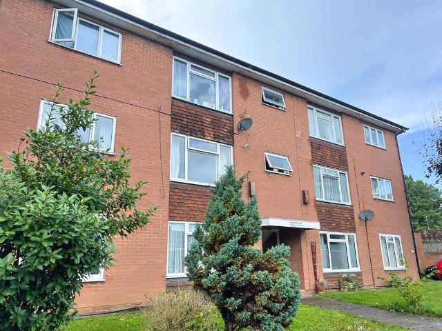 Flat for sale in Cargate, Aldershot