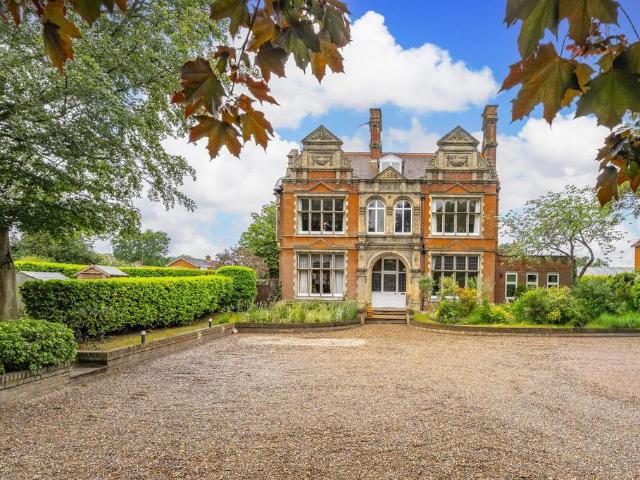 Flat for sale in Comers, Norfolk