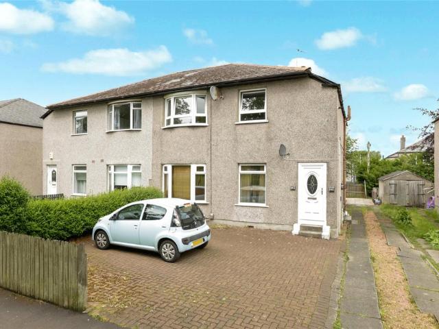 Flat for sale in Croftfoot, Scotland