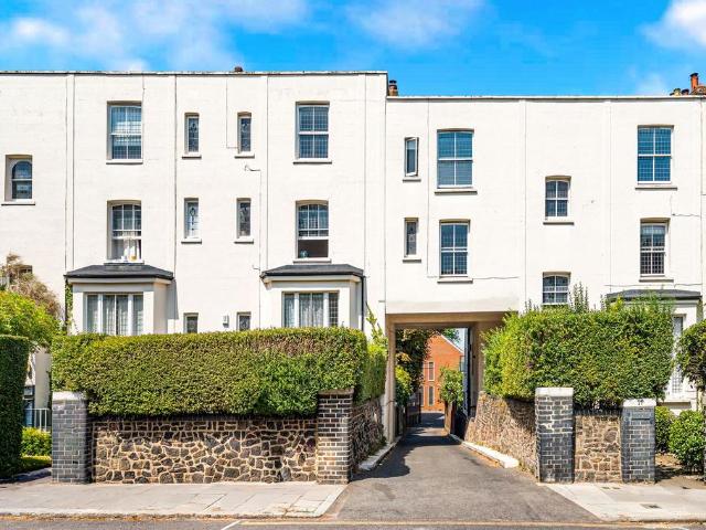 Flat for sale in Ferme Park, Greater London