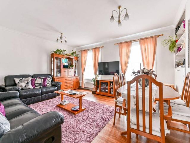 Flat for sale in Kentish Town, Greater London