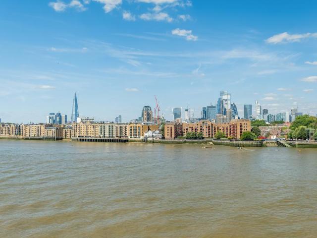 Flat for sale in Rotherhithe, Greater London
