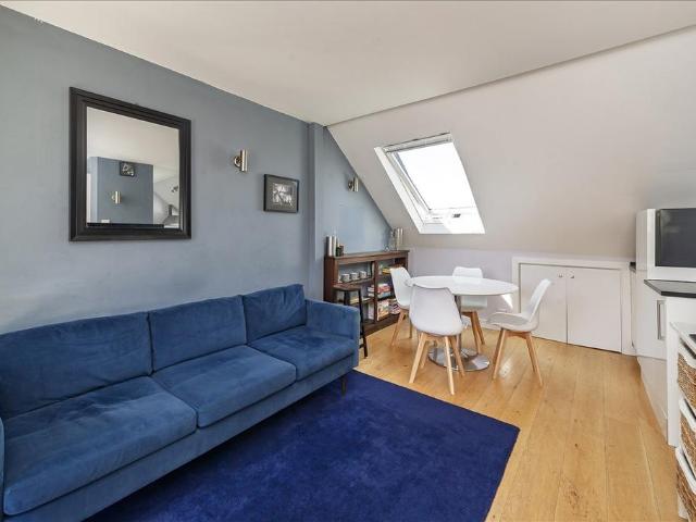 Flat for sale in Shepherd's Bush, Greater London