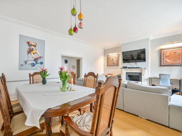 Flat for sale in Bayswater, Greater London
