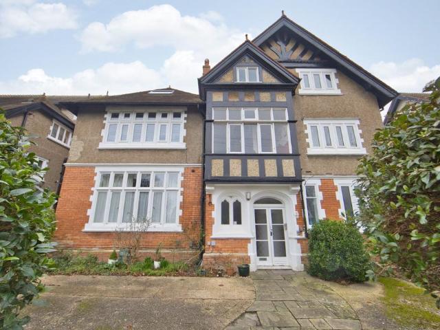 Flat for sale in Folkestone