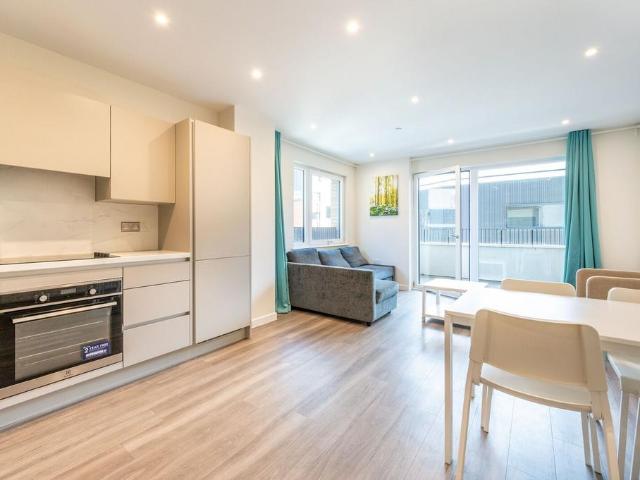 Flat for sale in London Borough of Waltham Forest, Greater London