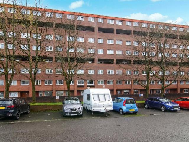Flat for sale in Oakbank, Scotland