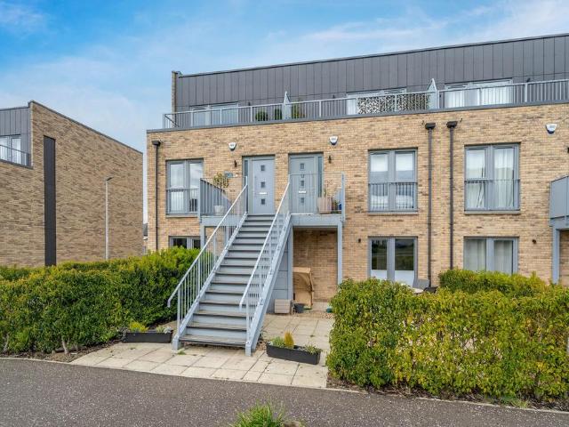 Flat for sale in Cammo, Scotland