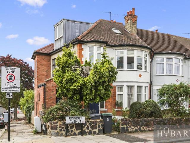 Flat for sale in Hornsey, Greater London