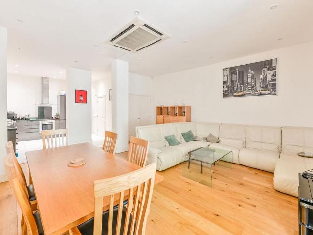 Flat for sale in Bloomsbury, Greater London