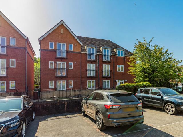 Flat for sale in City Centre, Falcon Lodge