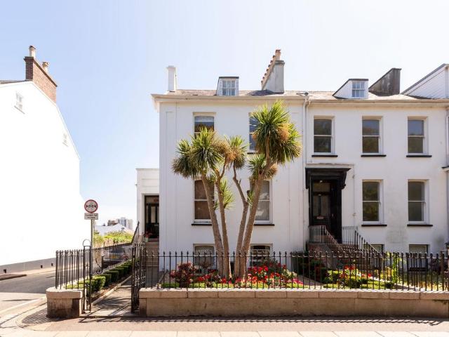 Flat for sale in St Helier, Greater London