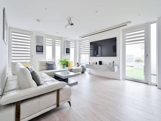 Flat for sale in Greater London