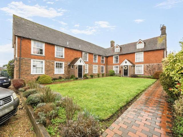 Flat for sale in Horsmonden, Sandown Park