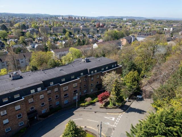 Flat for sale in Langside, Scotland