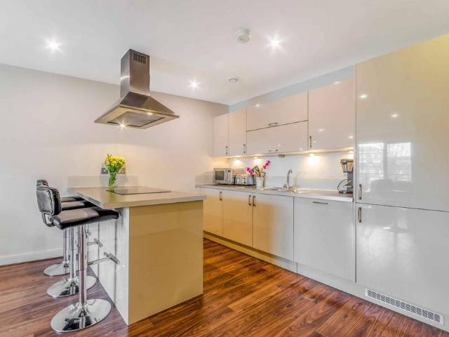 Flat for sale in Bromley-by-Bow, Poplar Grove