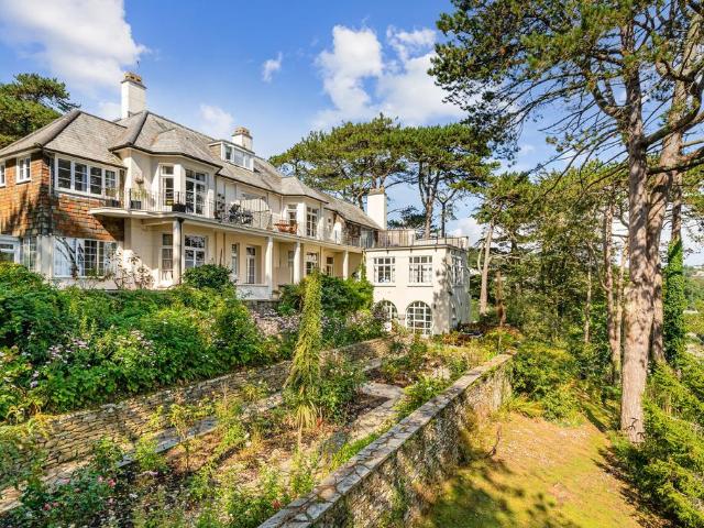 Flat for sale in Strode, Devon