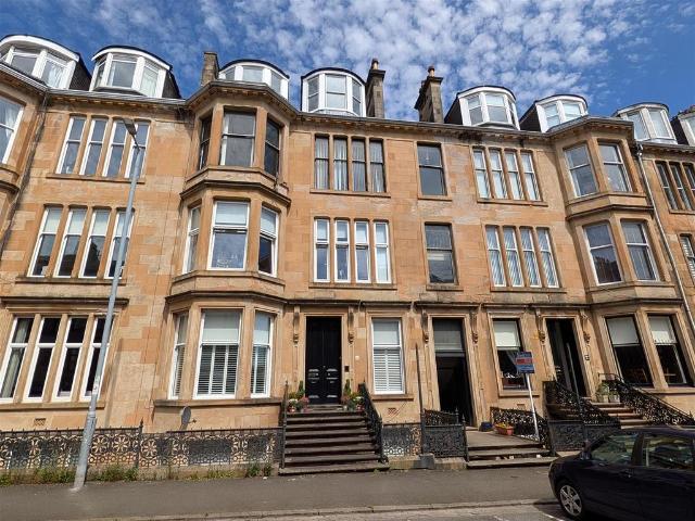 Flat for sale in Greenock, Scotland