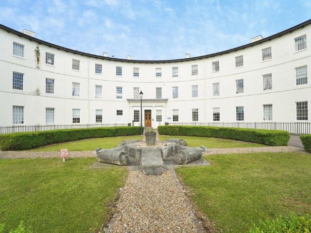 Flat for sale in Wotton Pitch, Gloucester