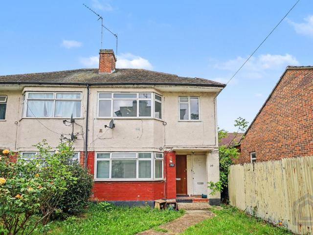 Flat for sale in Harlesden, Greater London