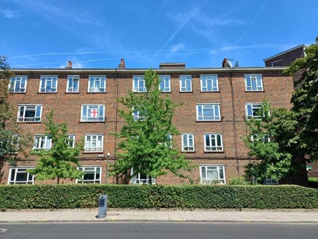 Flat for sale in Highbury, Greater London