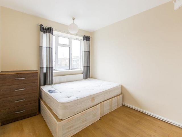 Flat for sale in London Borough of Haringey, Greater London