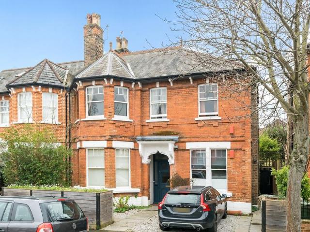 Flat for sale in London Borough of Lambeth, Greater London