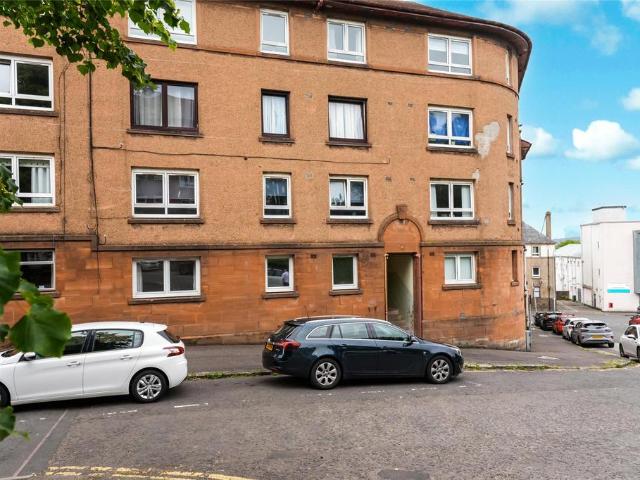 Flat for sale in Greenock, Scotland