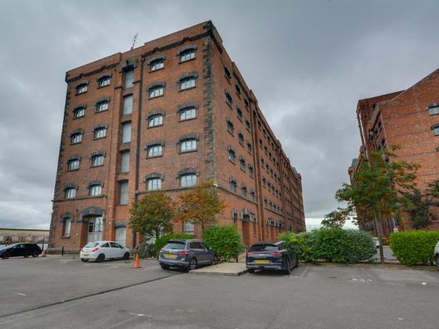 Flat for sale in Birkenhead, Wirral