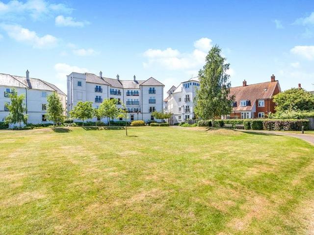Flat for sale in St. Mildred's, The Bridge