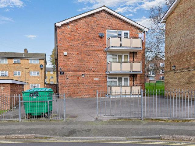 Flat for sale in Wymering, City Of Portsmouth