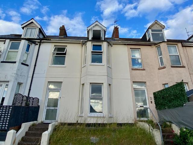 Flat for sale in Withycombe, Budlake