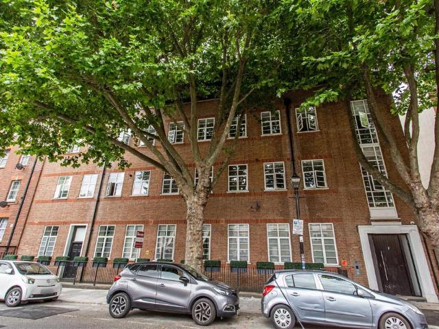 Flat for sale in Old Ford, Bow