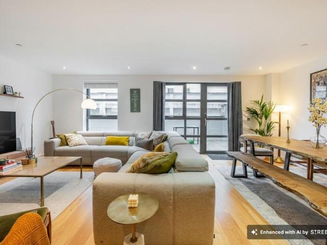 Flat for sale in Old Kent Road, Greater London