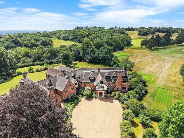 Flat for sale in Hurst Green, Tandridge
