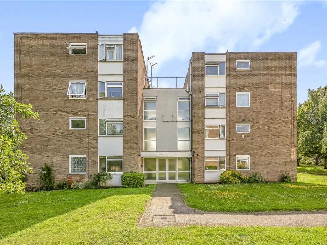 Flat for sale in East Wickham, Greater London