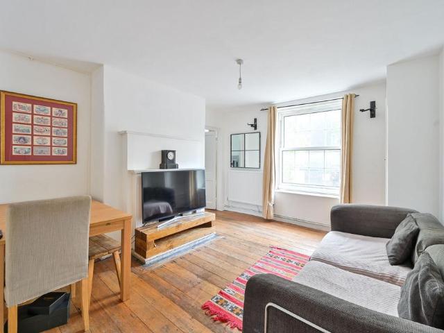 Flat for sale in Elephant and Castle, Greater London
