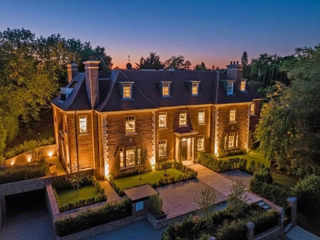 Flat for sale in Hampstead Garden Suburb, Greater London