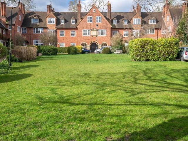 Flat for sale in London Borough of Haringey, Greater London
