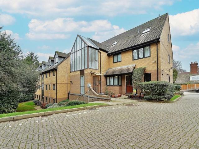 Flat for sale in Holywell Estate, North Watford