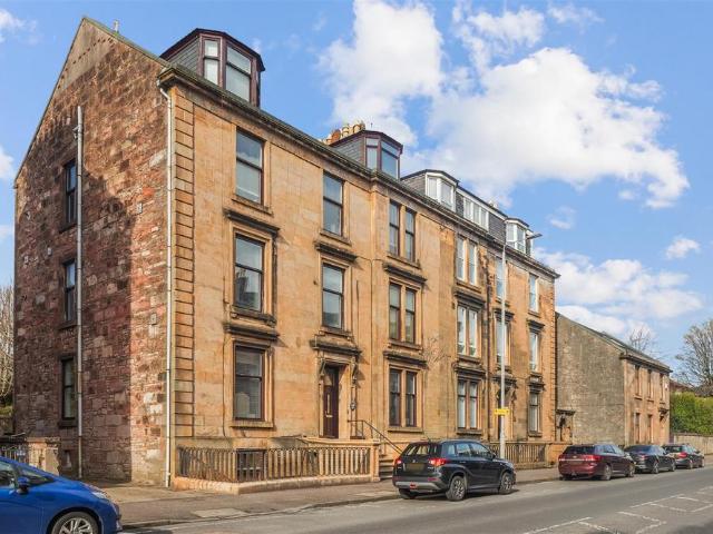 Flat for sale in Greenock, Scotland