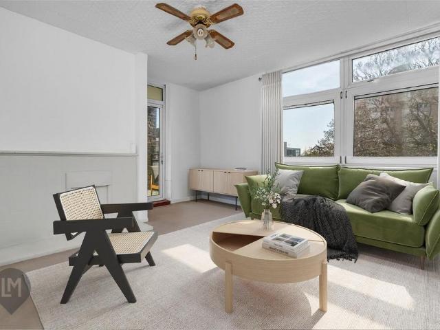 Flat for sale in Southfields, Greater London