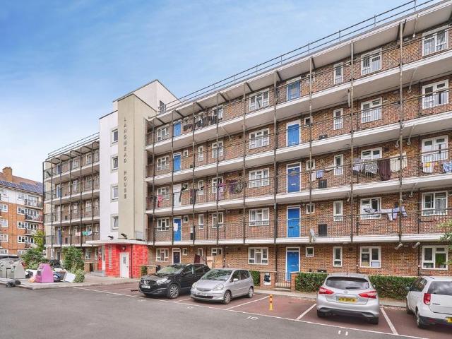 Flat for sale in Bromley-by-Bow, Greater London